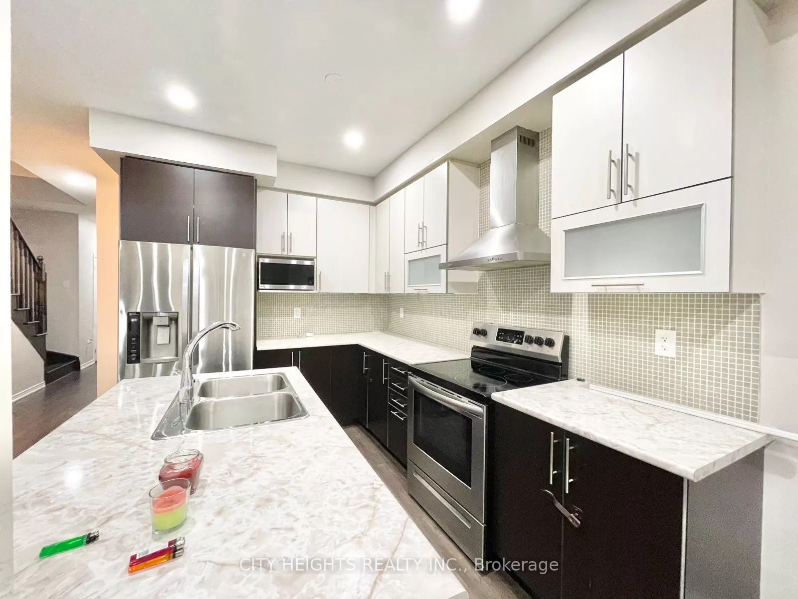 147 Baffin Crescent Main, Brampton, ON L4A 4K7 photo 5