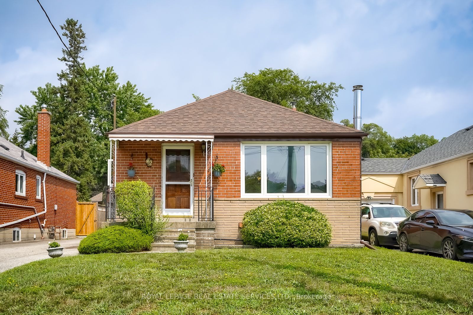 42 Black Creek Boulevard, Toronto, ON M6N 2K8 photo 2