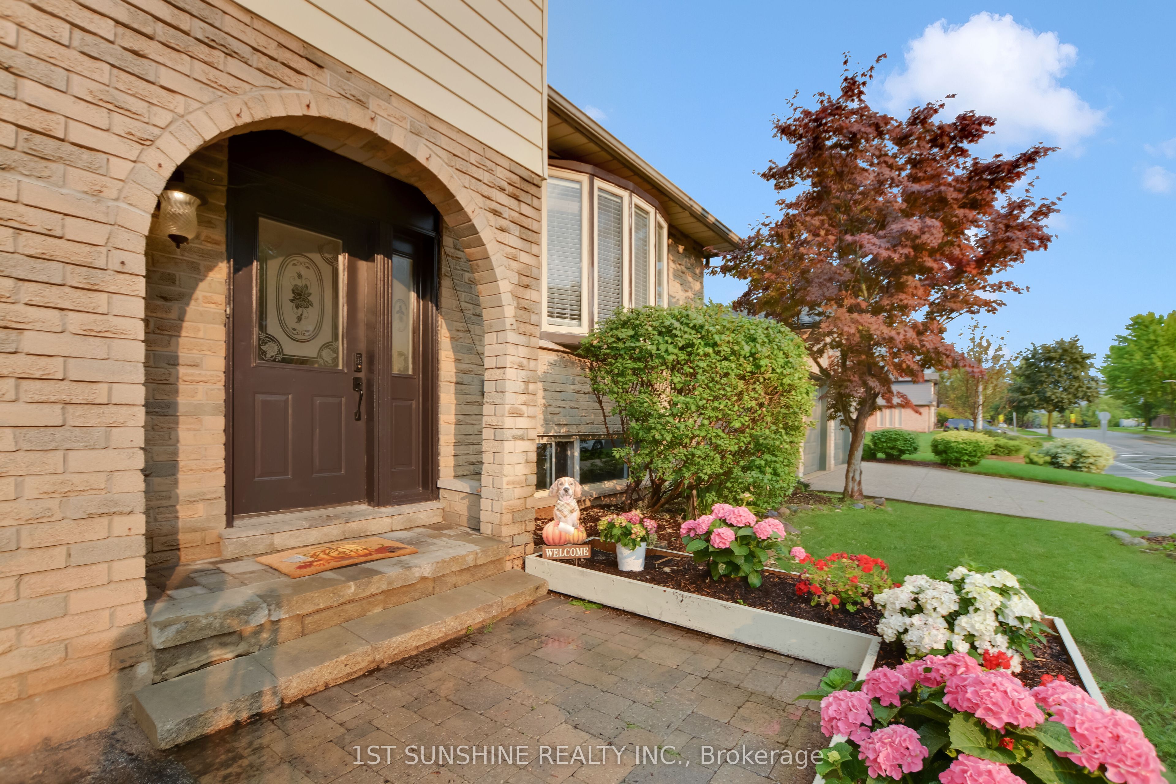 2361 Duncaster Drive, Burlington, ON L7P 3V9 photo 2