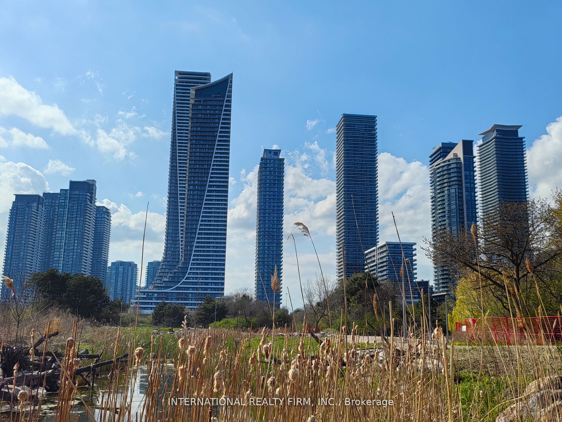 33 Shore Breeze Drive 1608, Toronto, ON M8V 0G1 photo 4