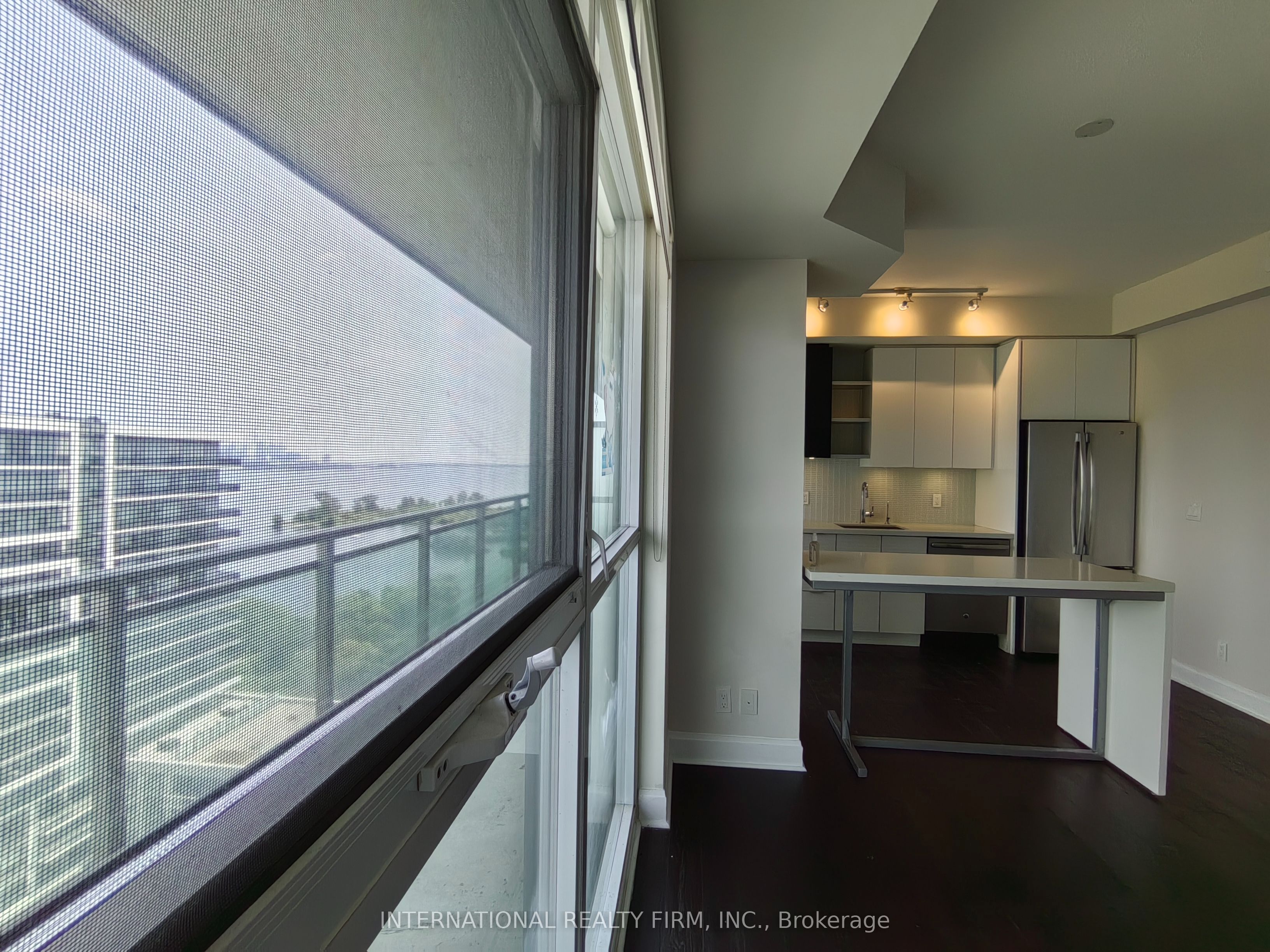 33 Shore Breeze Drive 1608, Toronto, ON M8V 0G1 photo 5