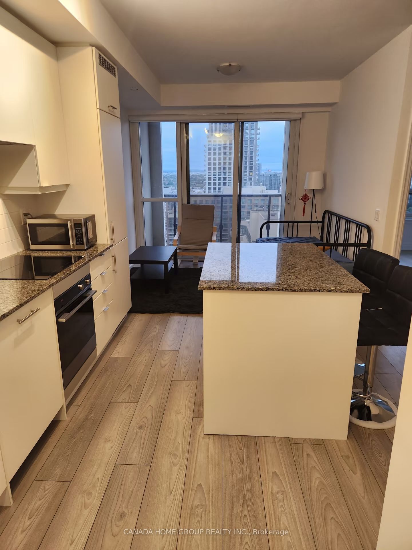 36 Elm Drive W 2810, Mississauga, ON L5B 1L9 photo 2