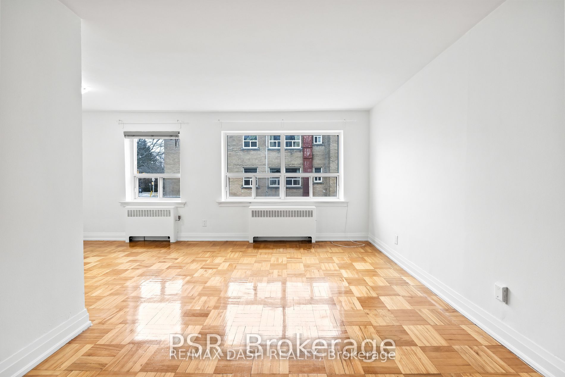 69 Old Mill Terrace 18, Toronto, ON M8X 1A1 photo 2