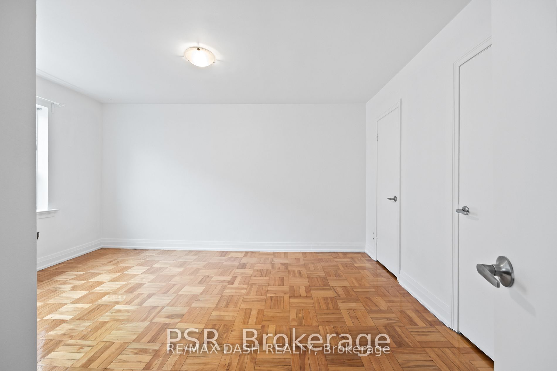 69 Old Mill Terrace 18, Toronto, ON M8X 1A1 photo 4