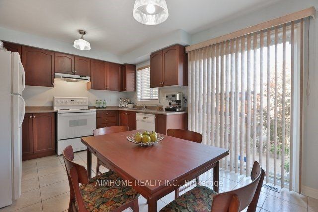 390 Grovehill Road, Oakville, ON L6H 6P3 photo 5