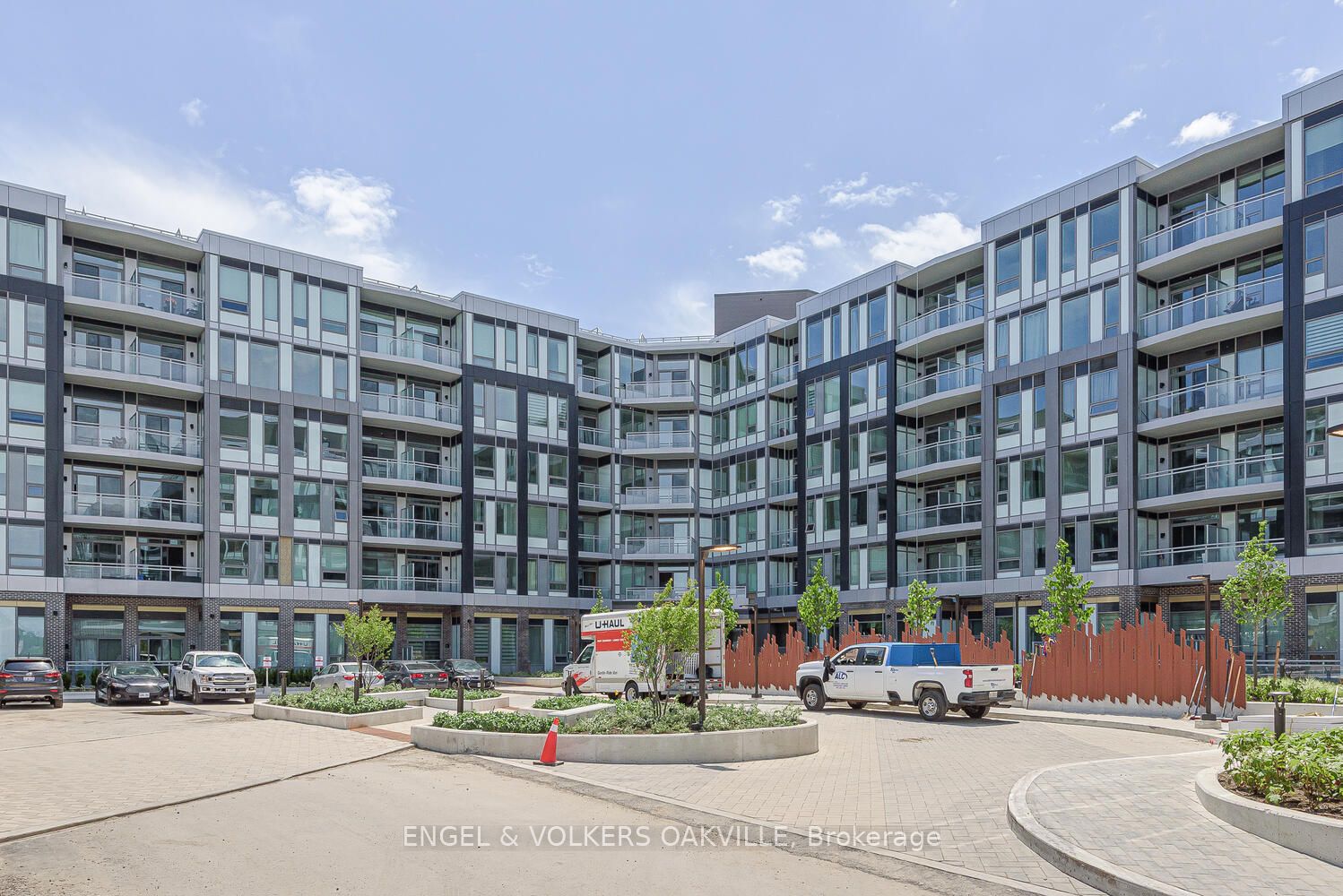 2501 Saw Whet Boulevard 135, Oakville, ON L6M 5N2 photo 2