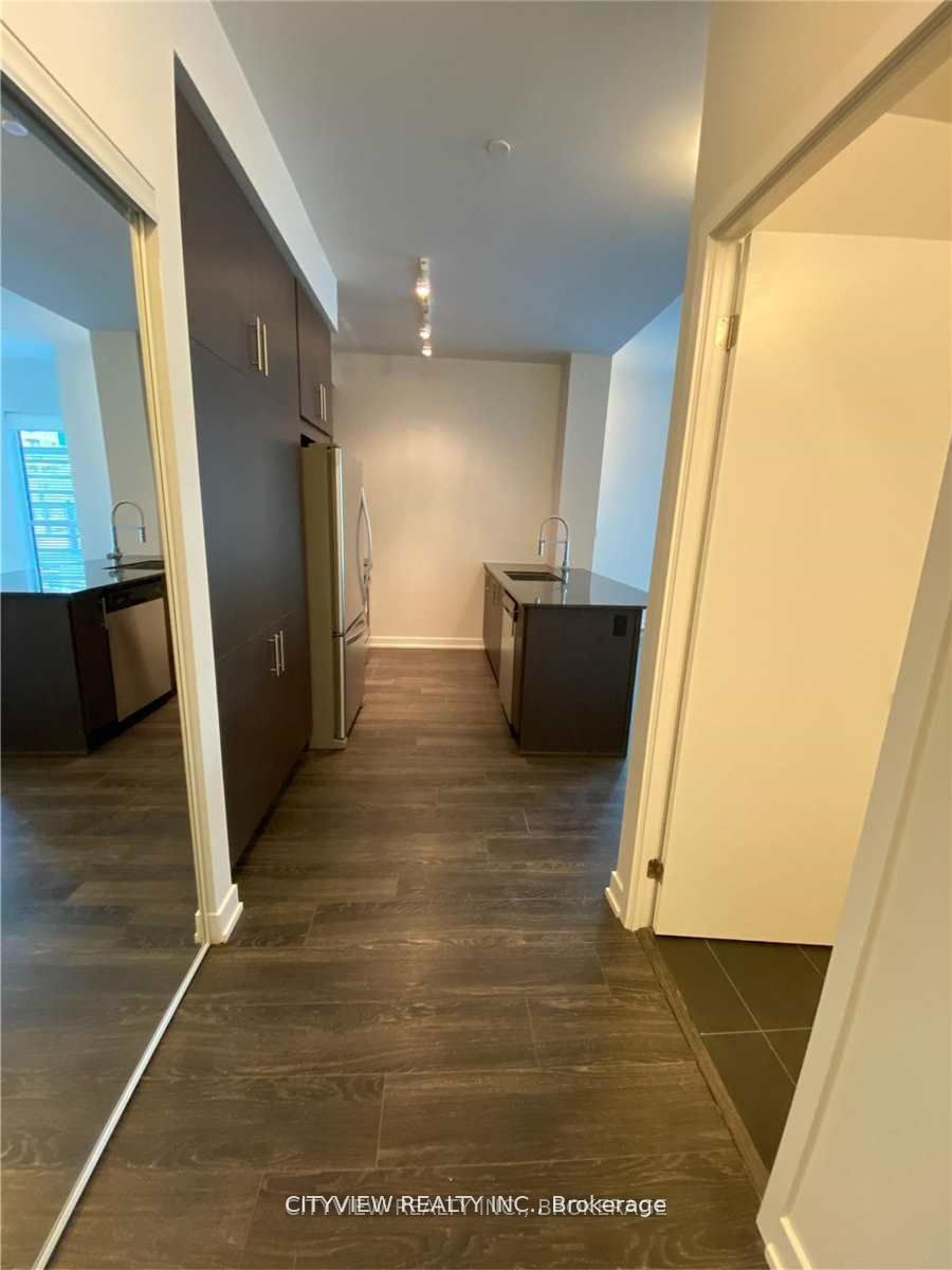4055 Parkside Village Drive 508, Mississauga, ON L5B 0K8 photo 5
