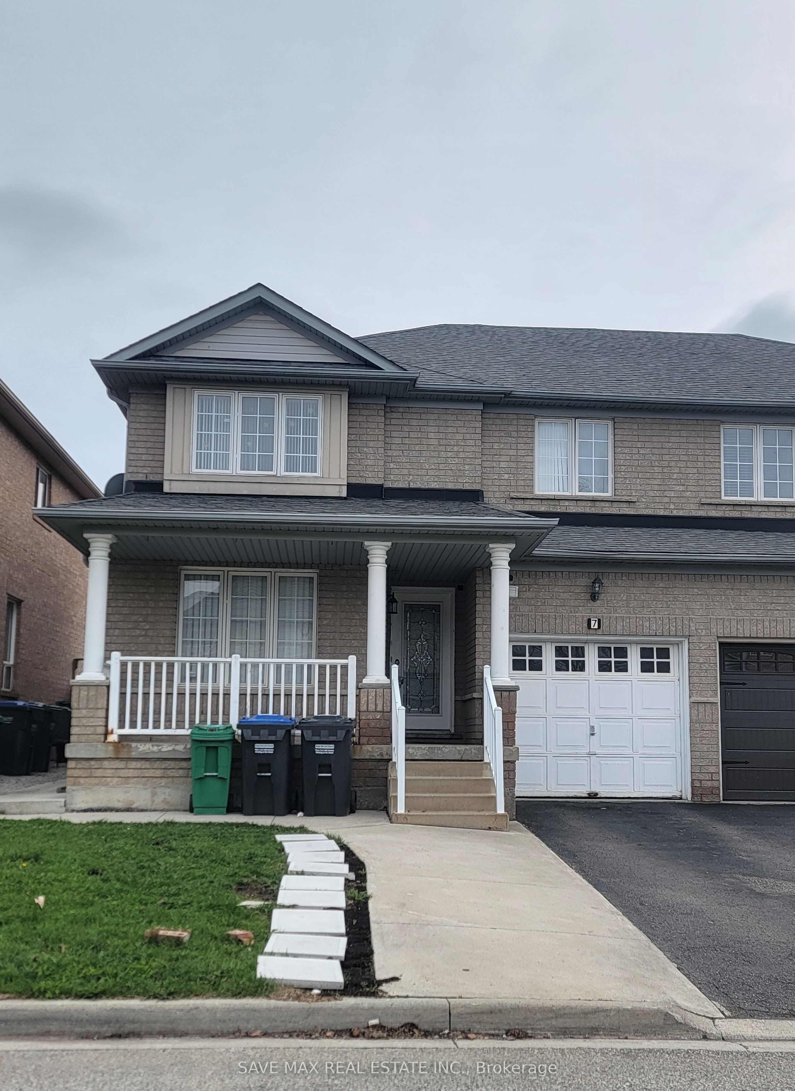 7 Junction Crescent, Brampton, ON L7A 2G6