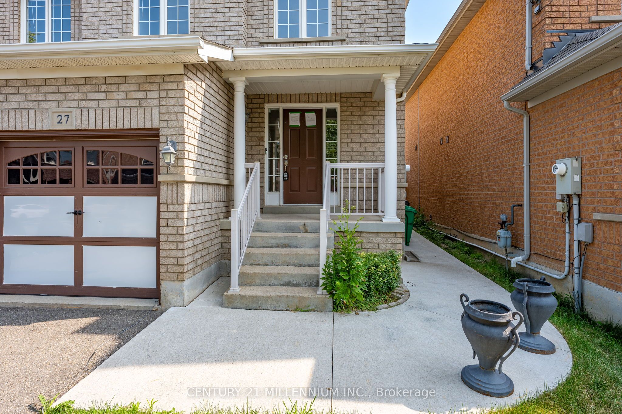 27 Hiberton Crescent, Brampton, ON L7A 3E2 photo 3