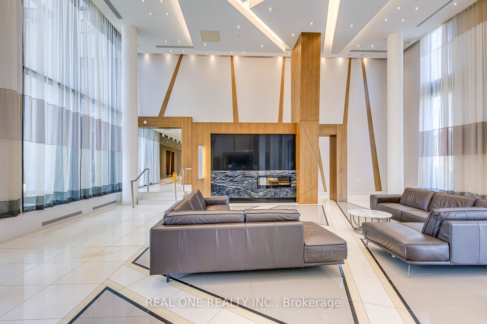 55 Eglinton Avenue W 407, Mississauga, ON L5R 0E4 photo 4