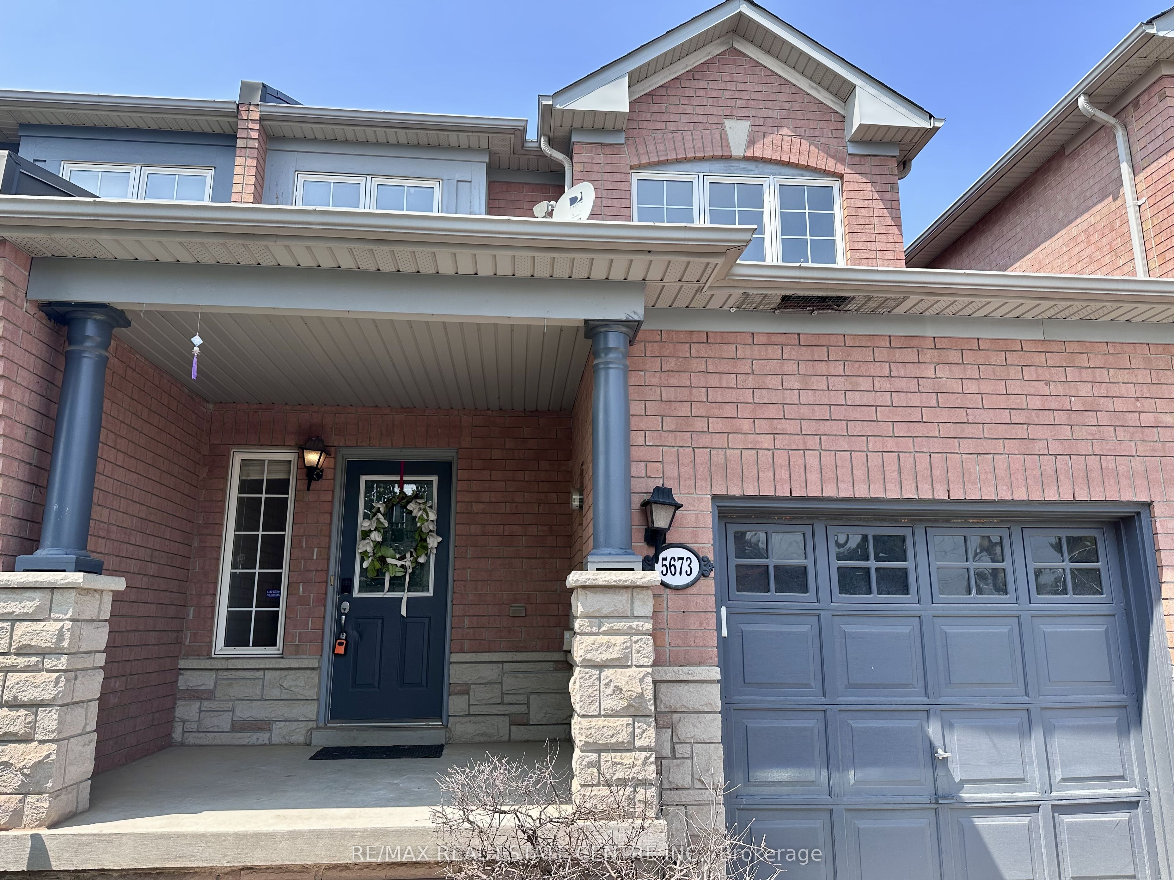 5673 Flora Drive, Burlington, ON L7L 6X4