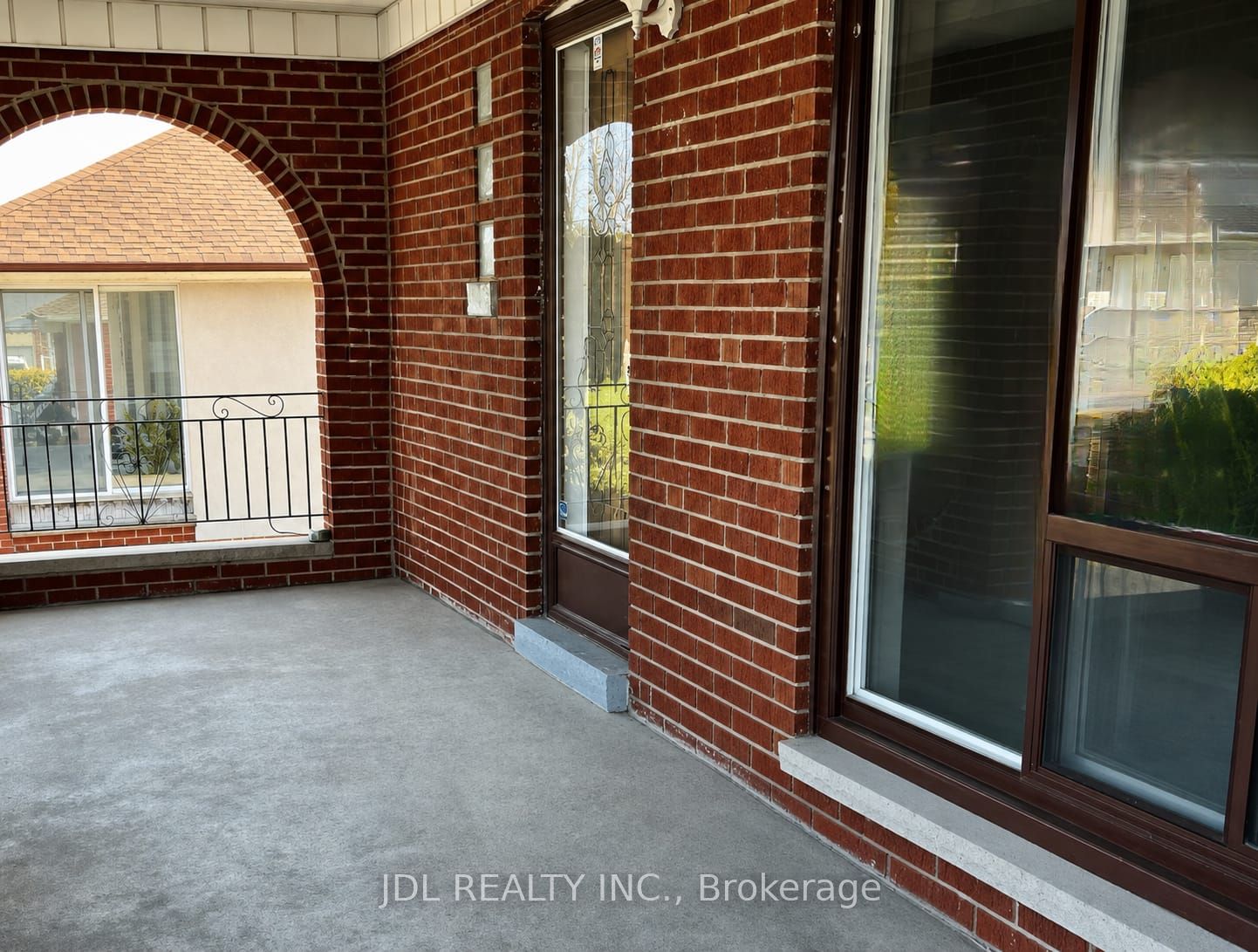 40 Montana Avenue, Toronto, ON M3M 1B6 photo 2