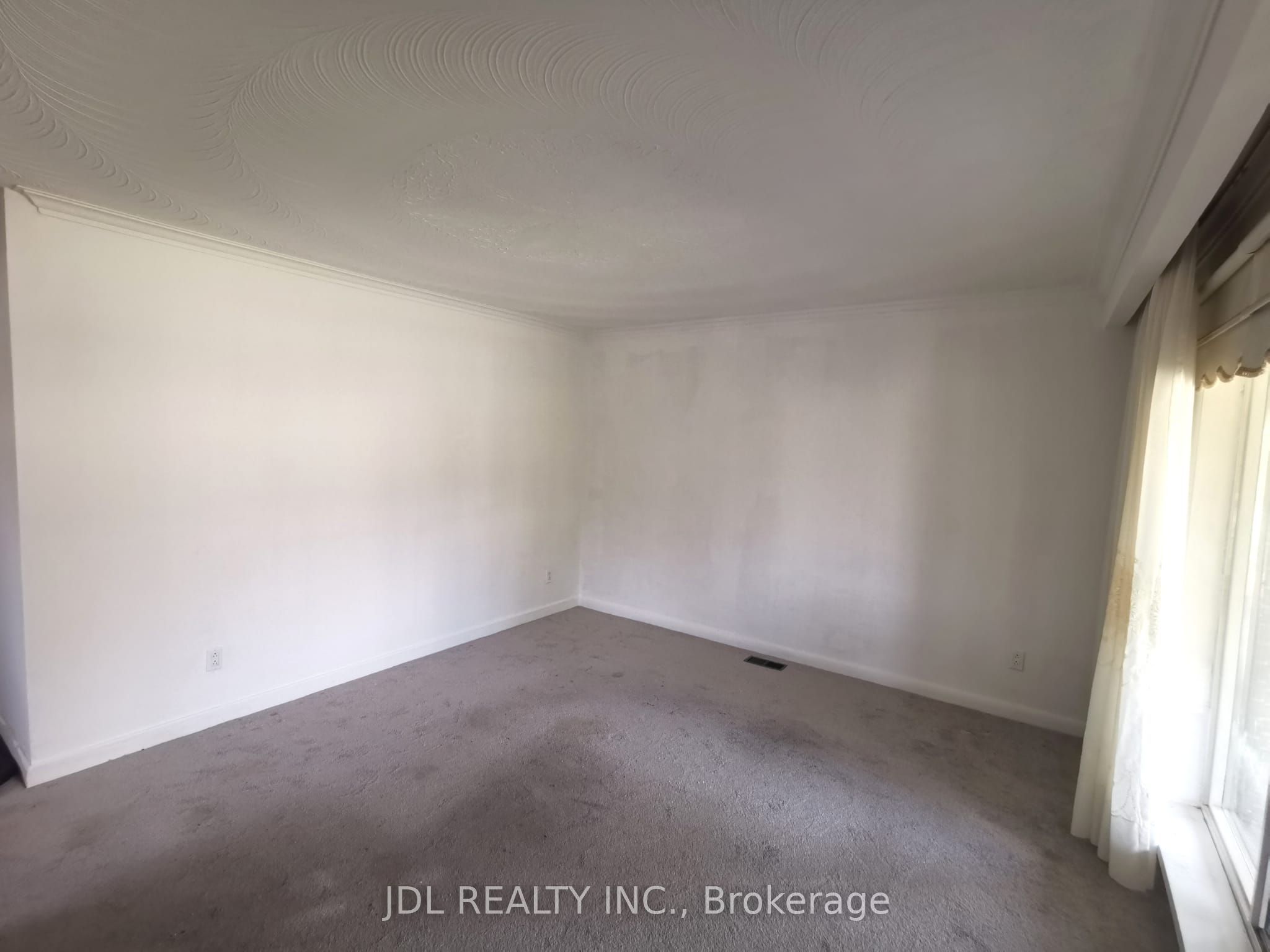 40 Montana Avenue, Toronto, ON M3M 1B6 photo 3