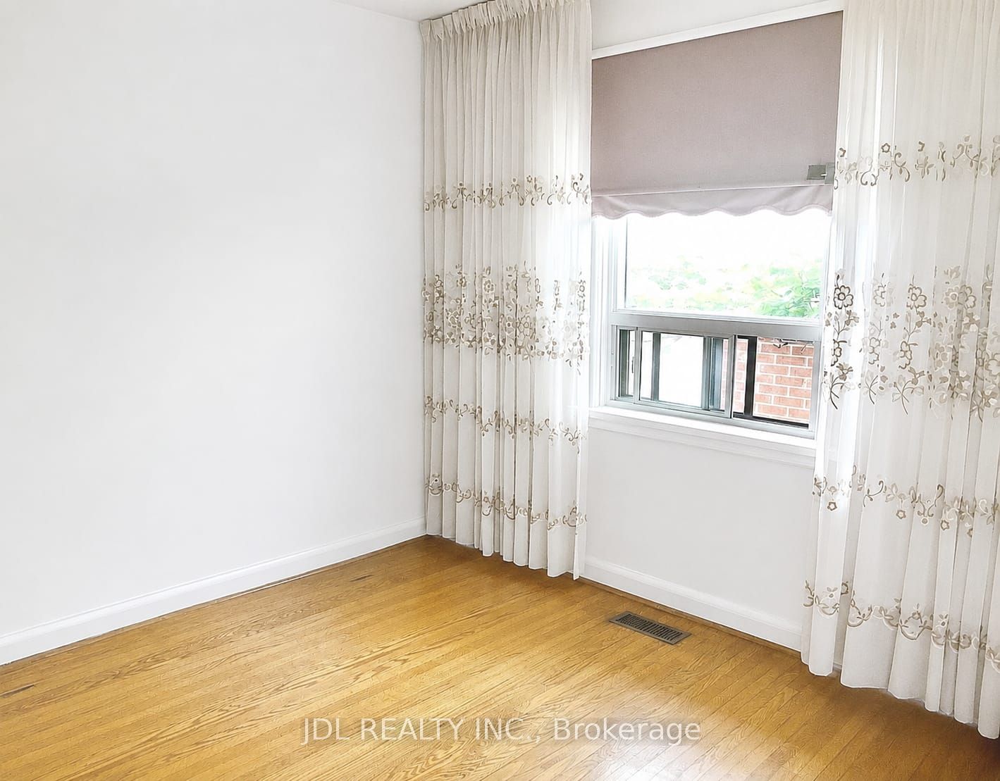 40 Montana Avenue, Toronto, ON M3M 1B6 photo 4