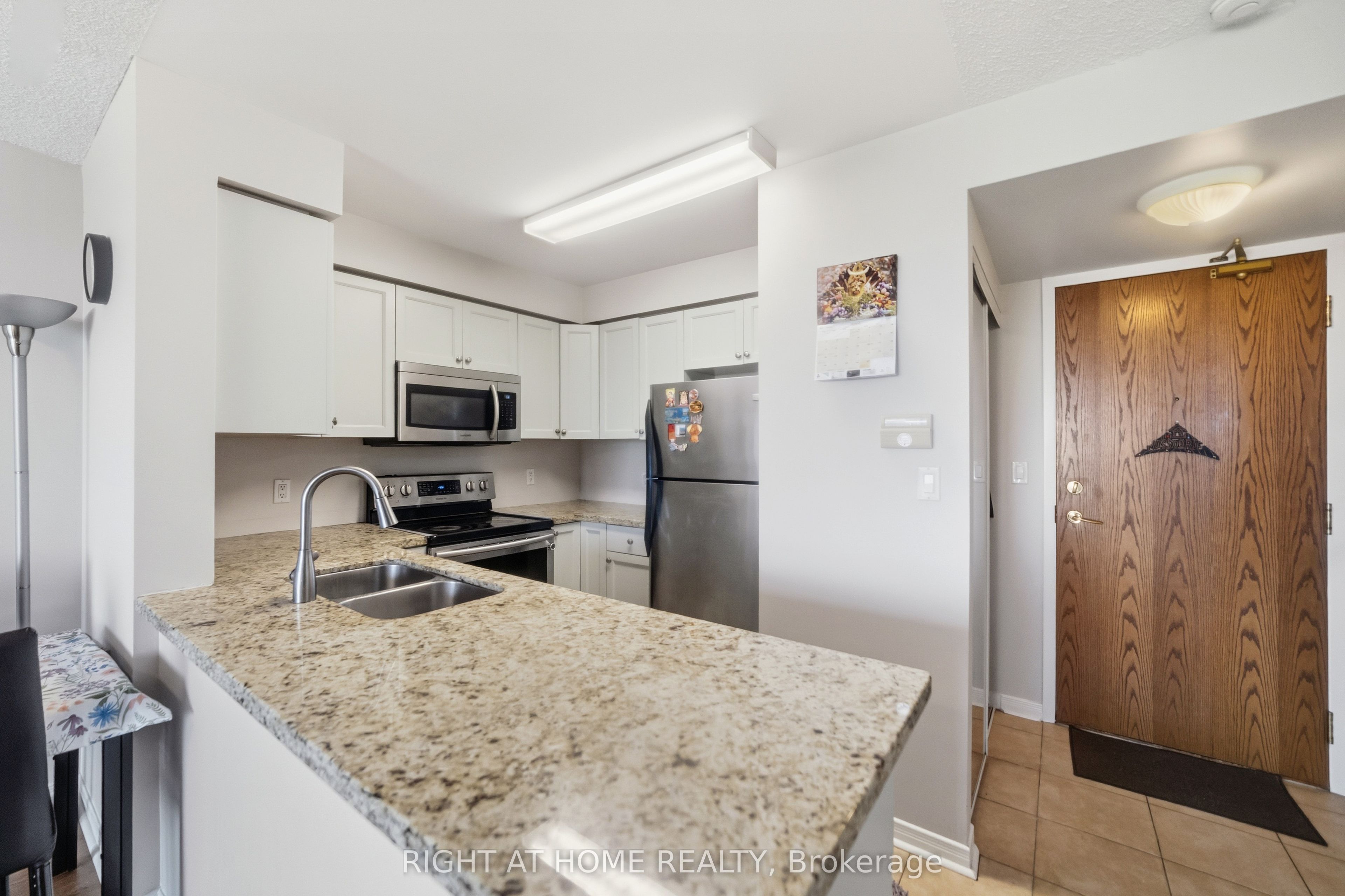 4879 KIMBERMOUNT Avenue 607, Mississauga, ON L5B 0H8 photo 4