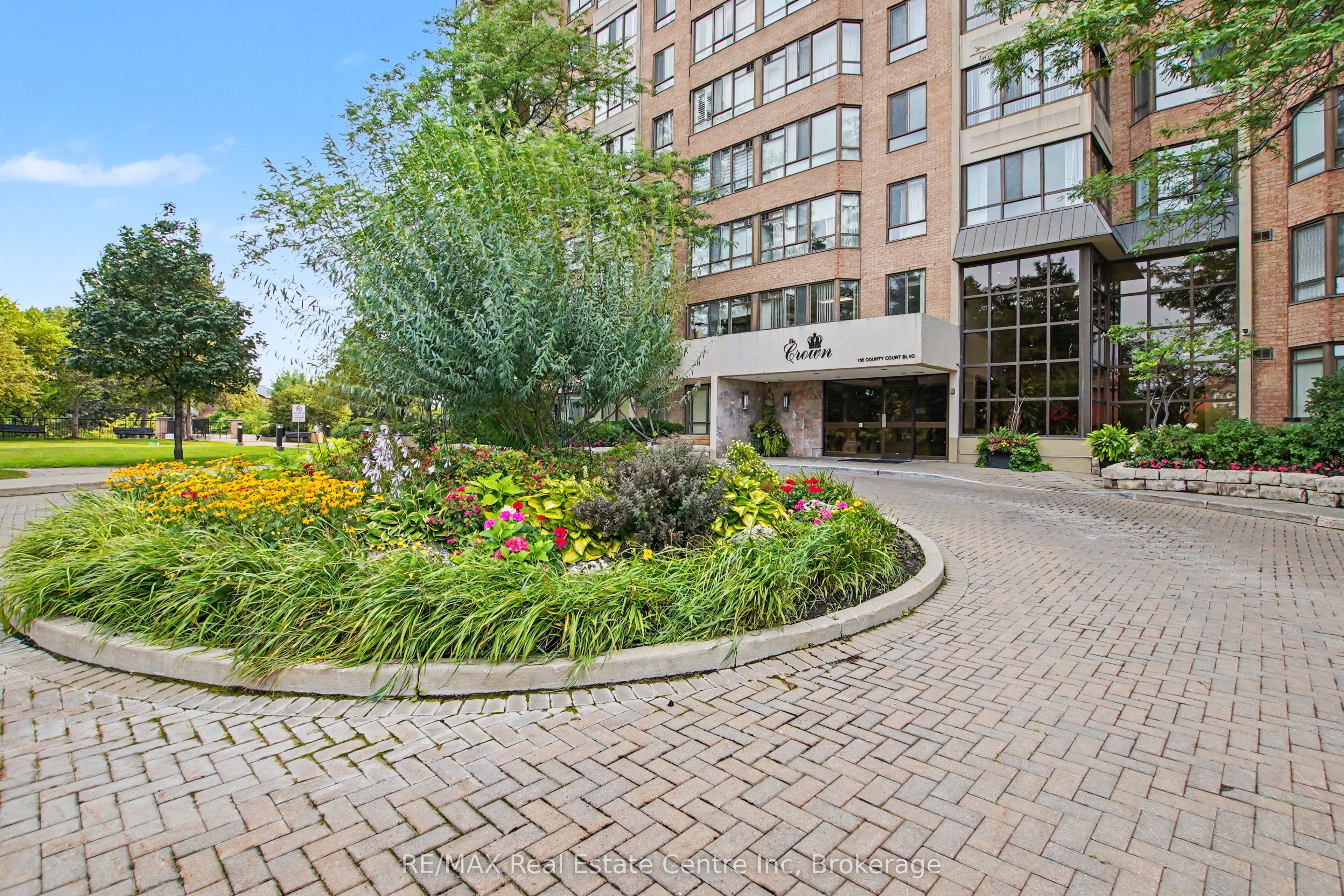 100 County Court Boulevard 1604, Brampton, ON L6W 3X1 photo 2