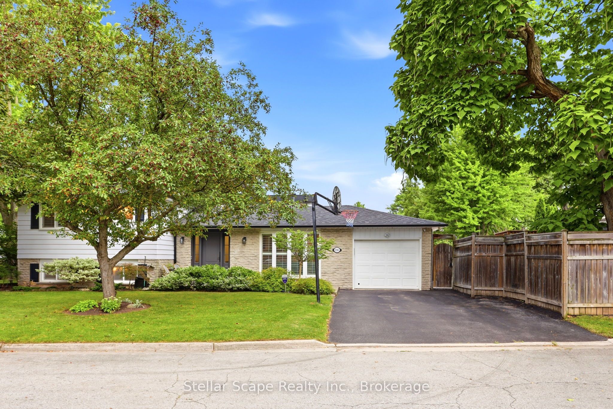 1218 Oxlow Drive, Oakville, ON L6H 1S2