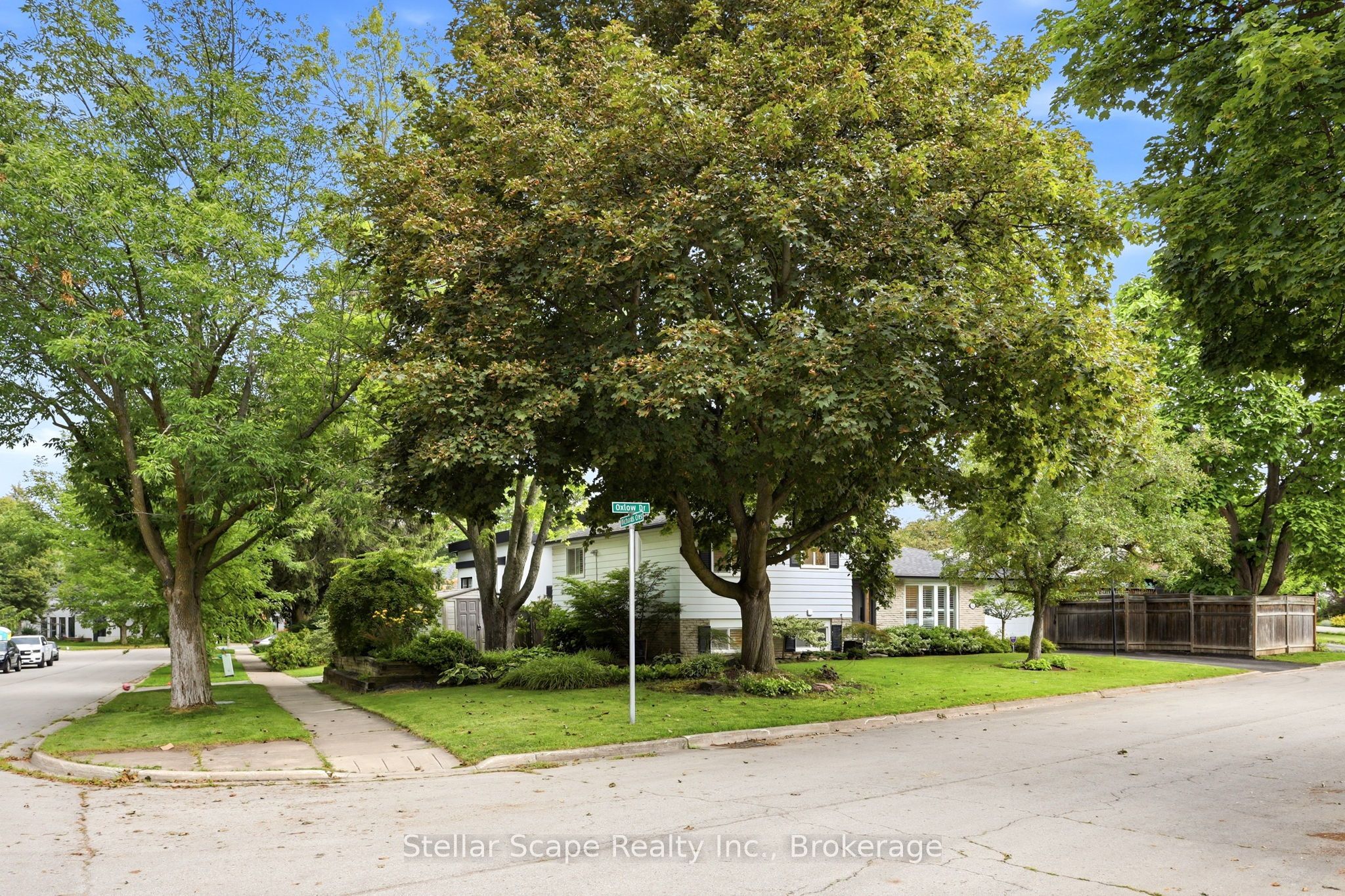 1218 Oxlow Drive, Oakville, ON L6H 1S2 photo 2