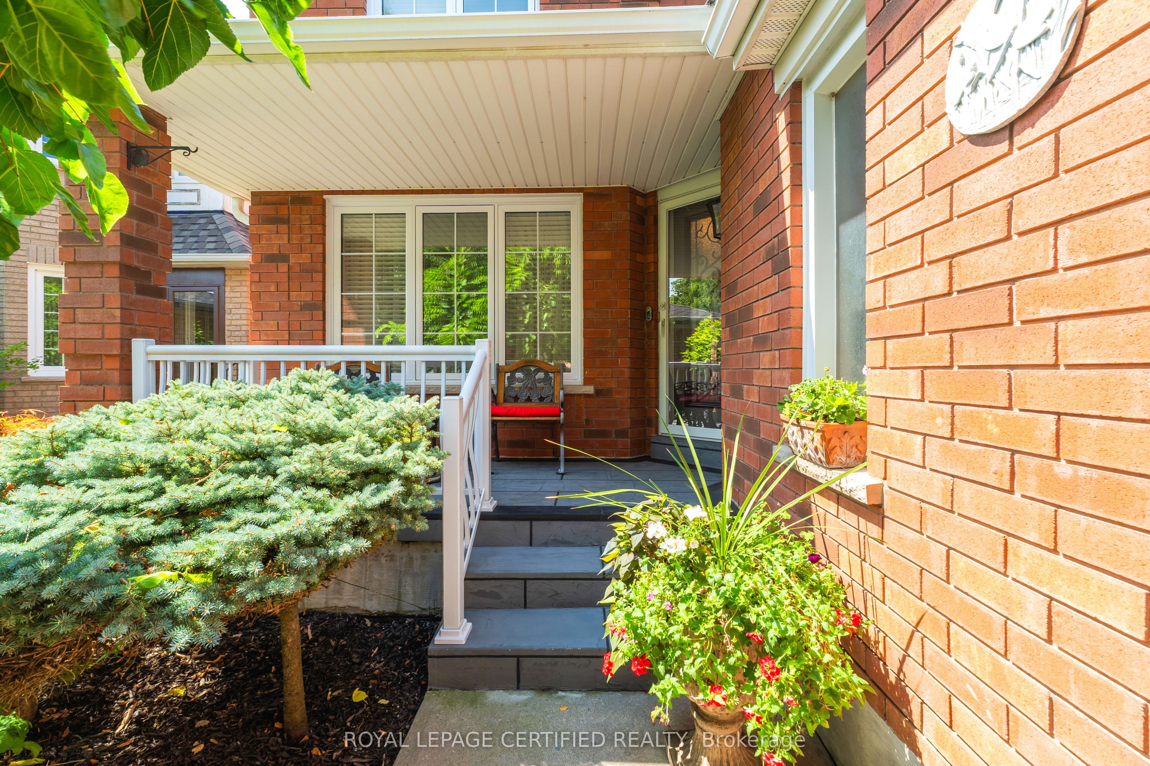 84 Softneedle Avenue, Brampton, ON L6R 1L2 photo 2