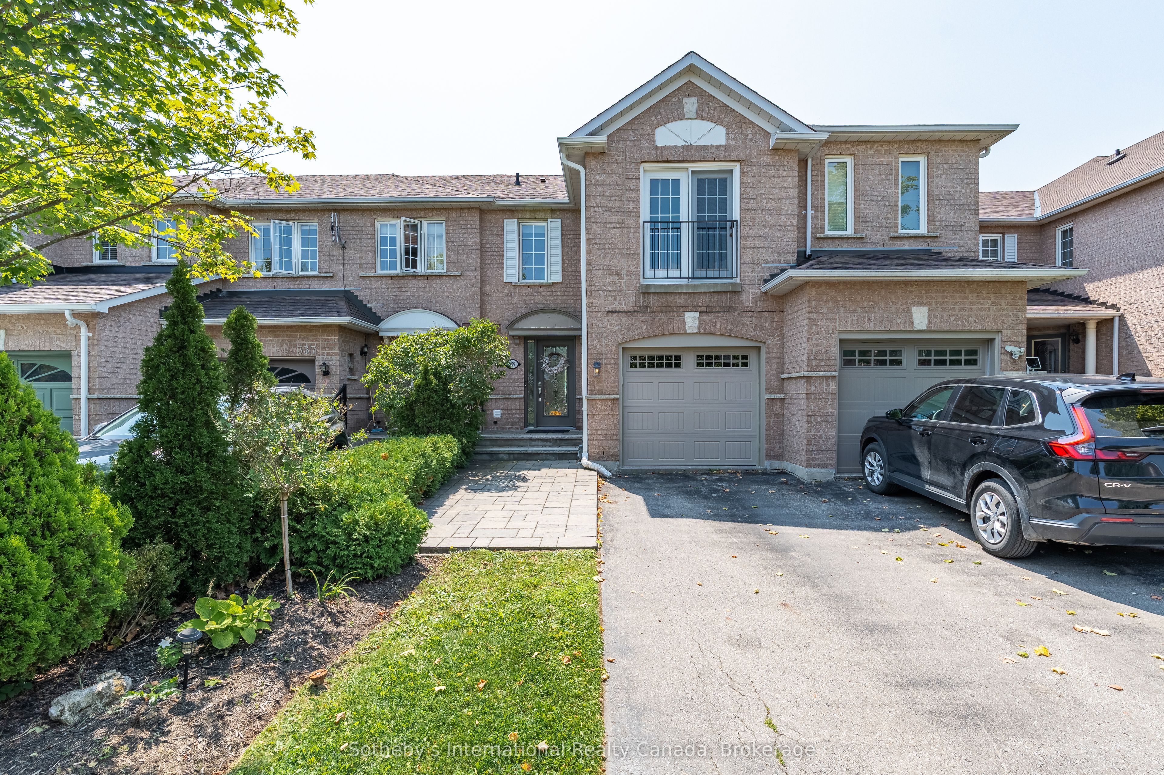 339 Ravineview Way, Oakville, ON L6H 6S6 photo 2