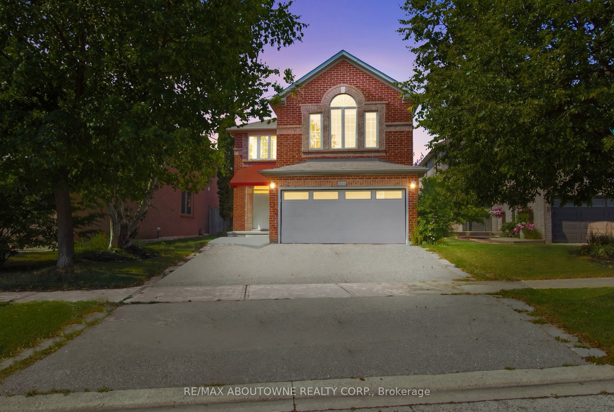 2216 NORFOLK Drive, Oakville, ON L6H 6H4 photo 3