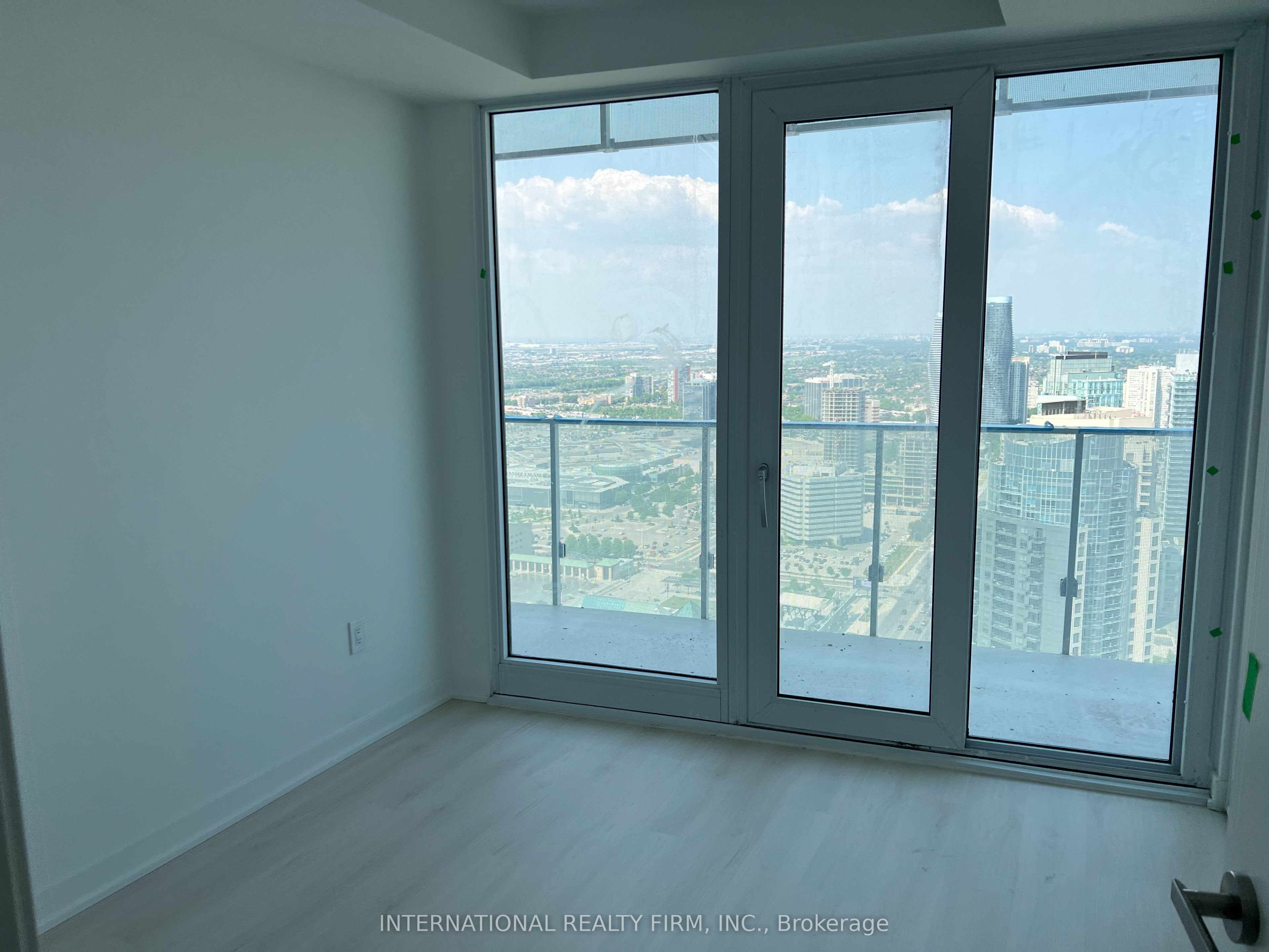 3900 Confederation Parkway 4002, Mississauga, ON L5B 0M3 photo 4