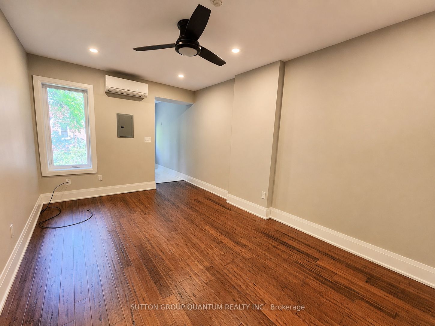 28 Boustead Avenue 2, Toronto, ON M6R 1Y9 photo 2