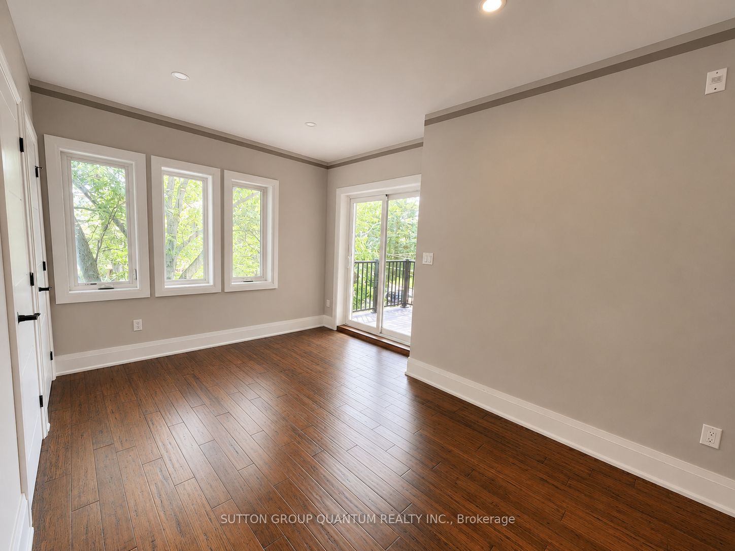 28 Boustead Avenue 2, Toronto, ON M6R 1Y9 photo 5