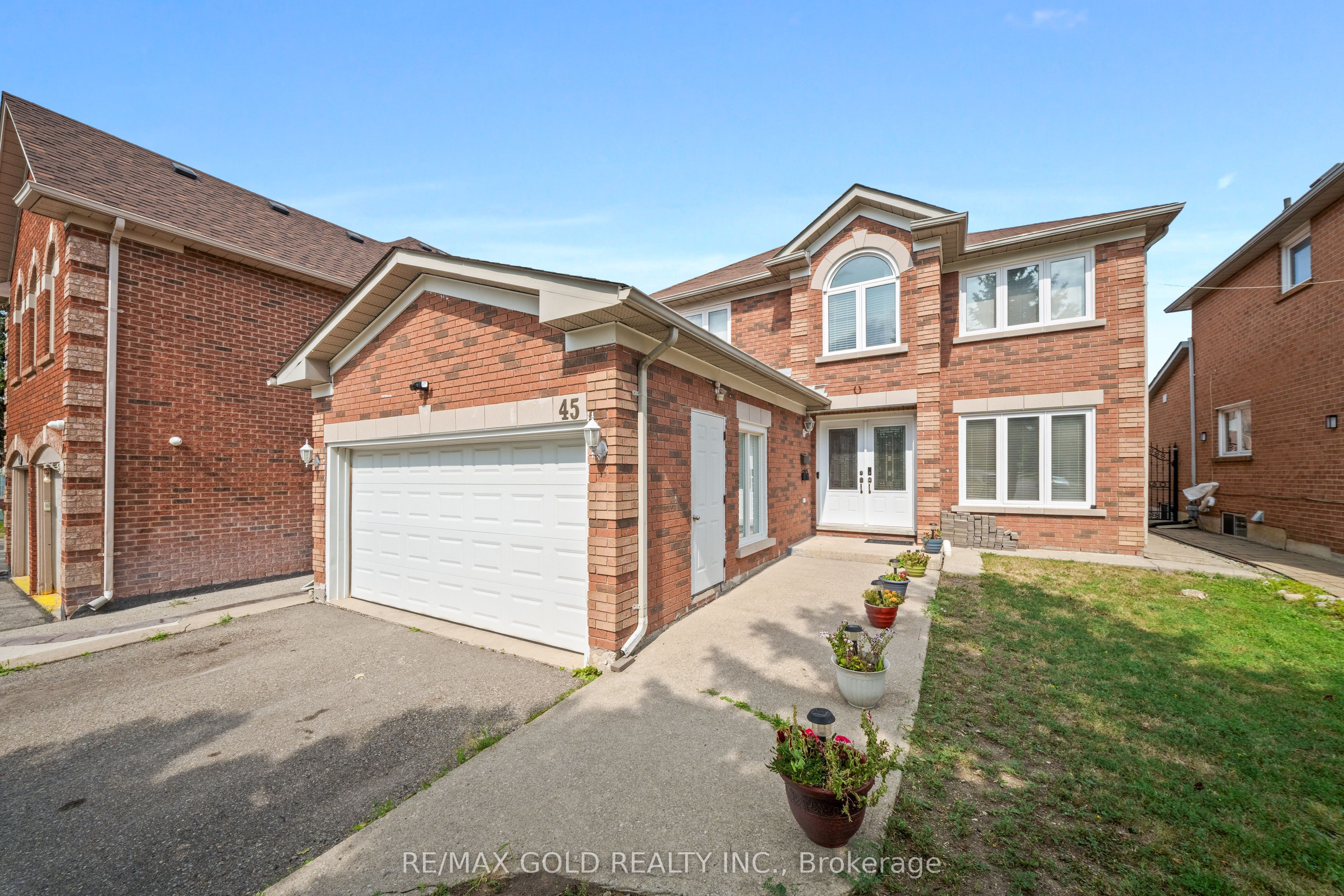 45 Eagleridge Drive, Brampton, ON L6R 1G1 photo 2