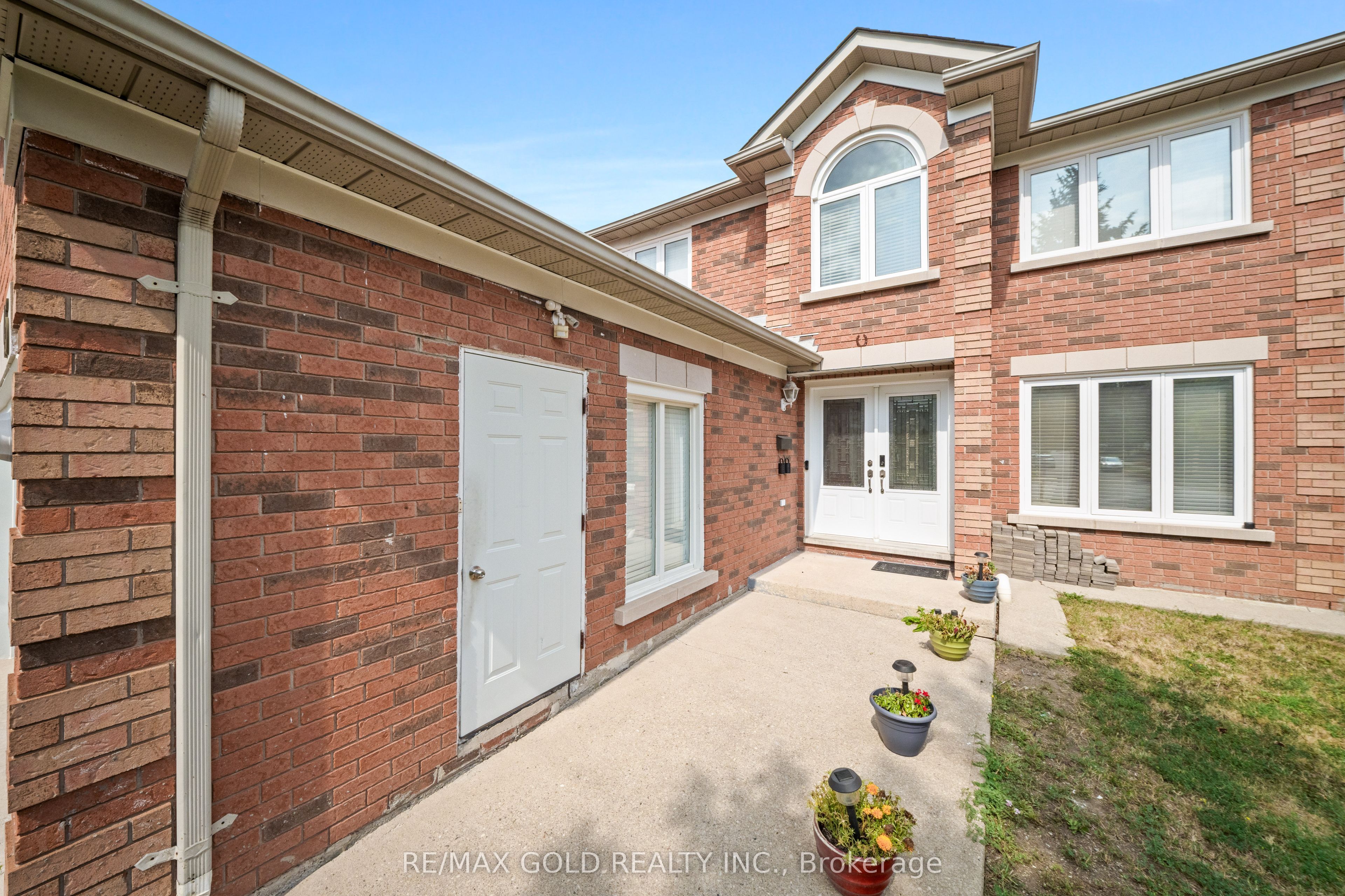 45 Eagleridge Drive, Brampton, ON L6R 1G1 photo 3
