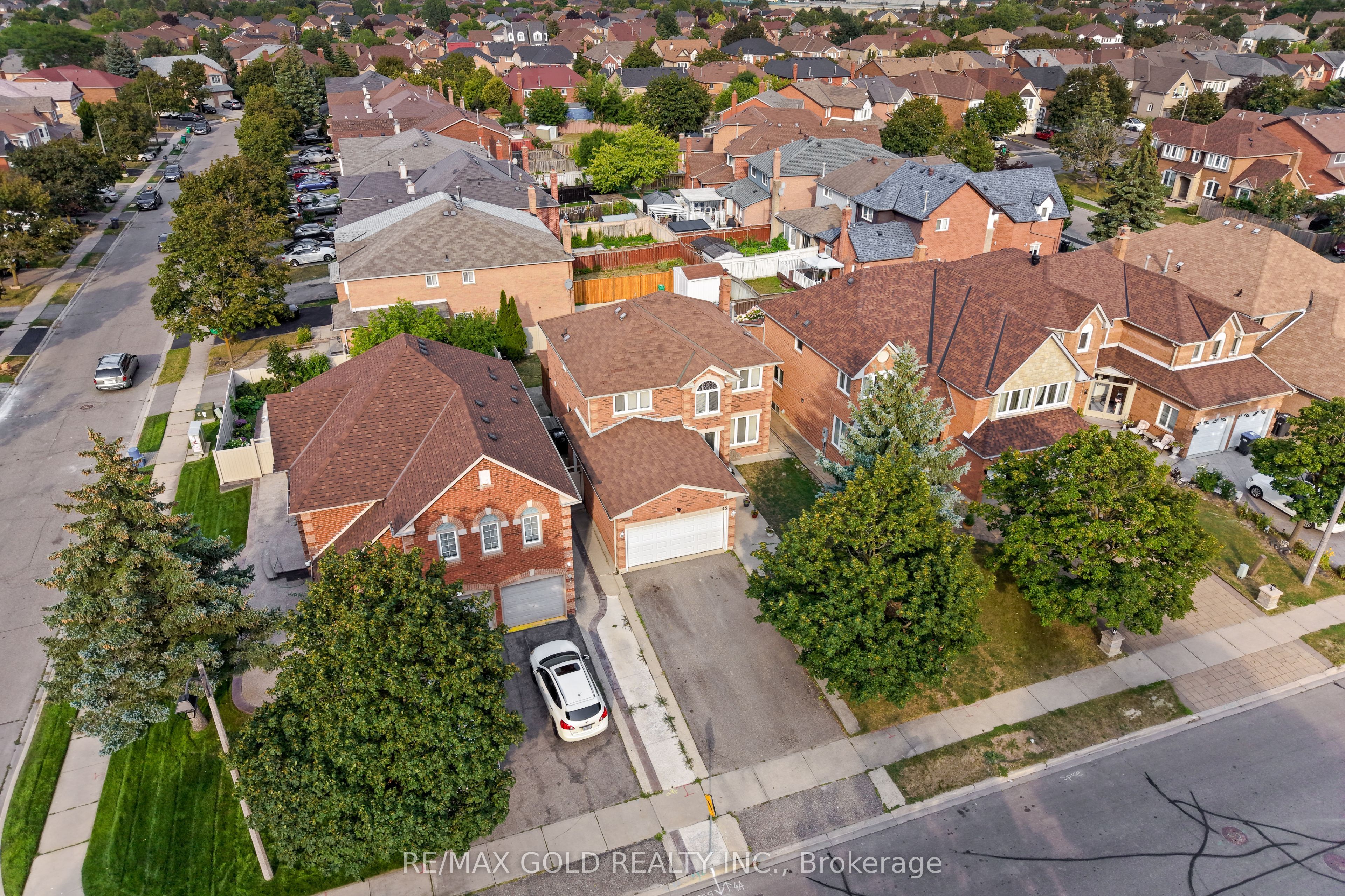 45 Eagleridge Drive, Brampton, ON L6R 1G1 photo 4