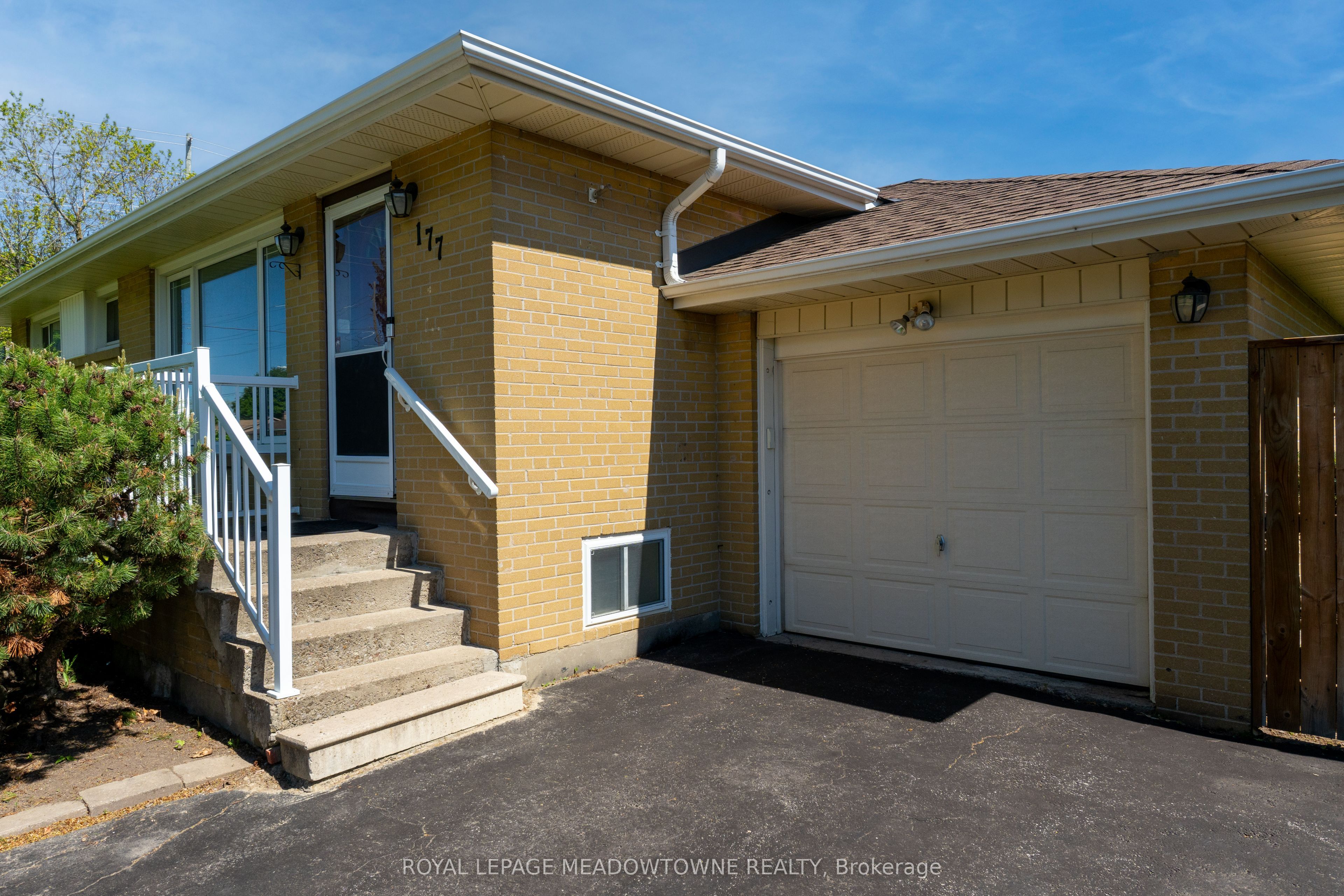 177 Delrex Boulevard, Halton Hills, ON L7G 4E4 photo 2