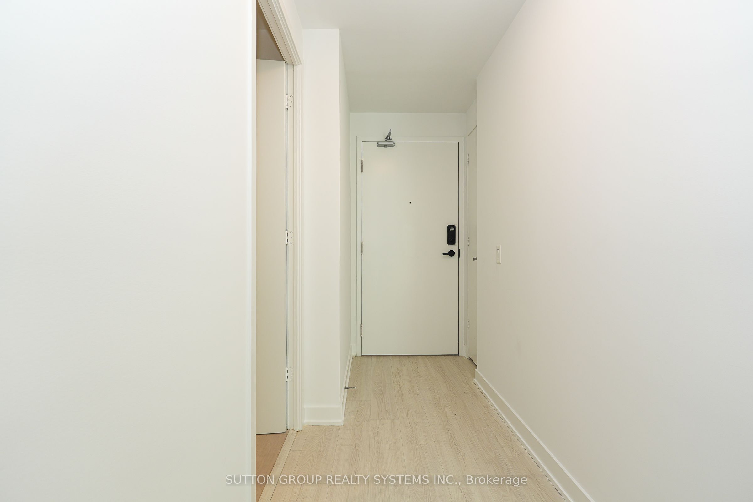 3883 Quartz Road 520, Mississauga, ON L5B 0M4 photo 4