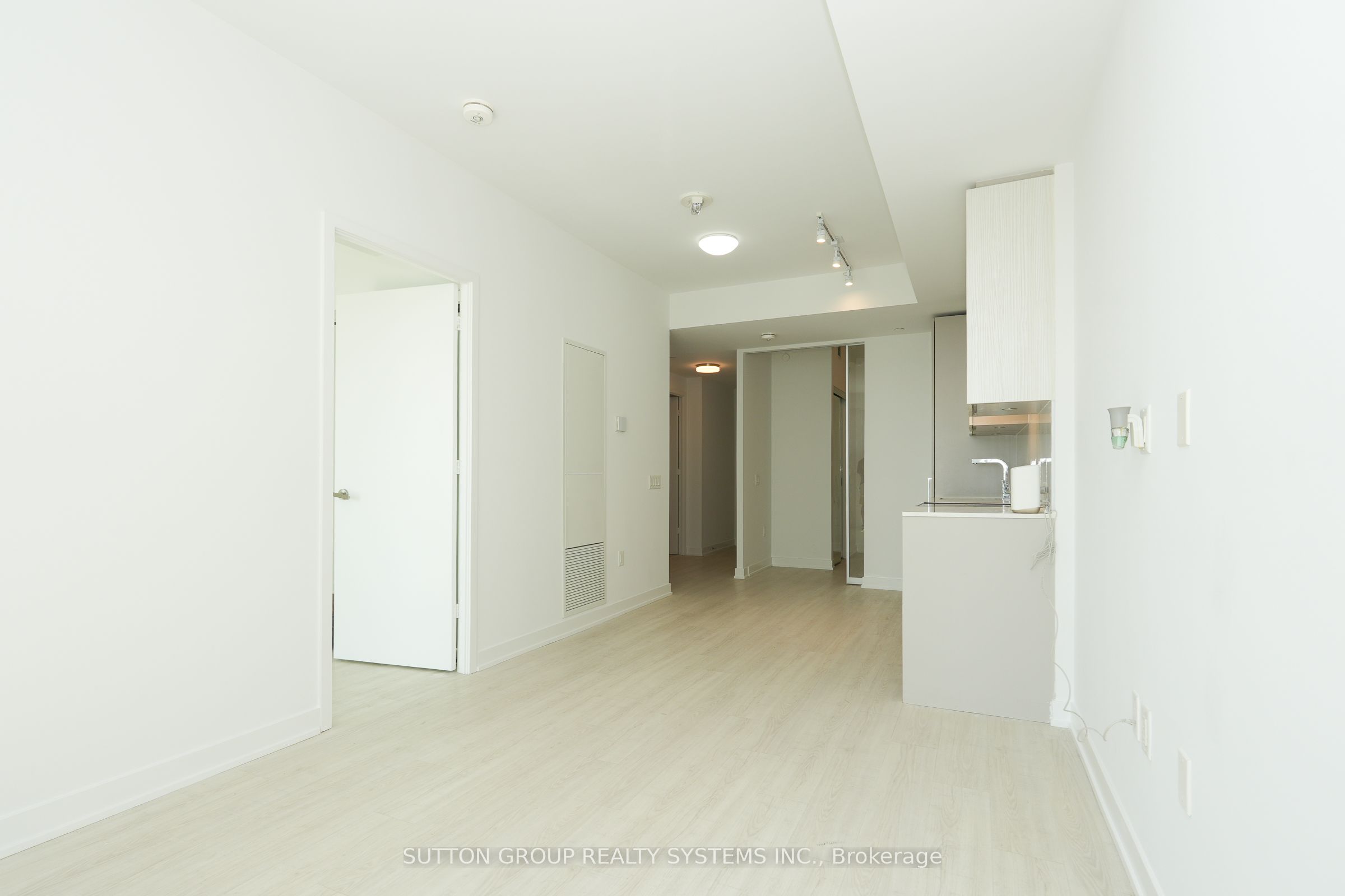 3883 Quartz Road 520, Mississauga, ON L5B 0M4 photo 5