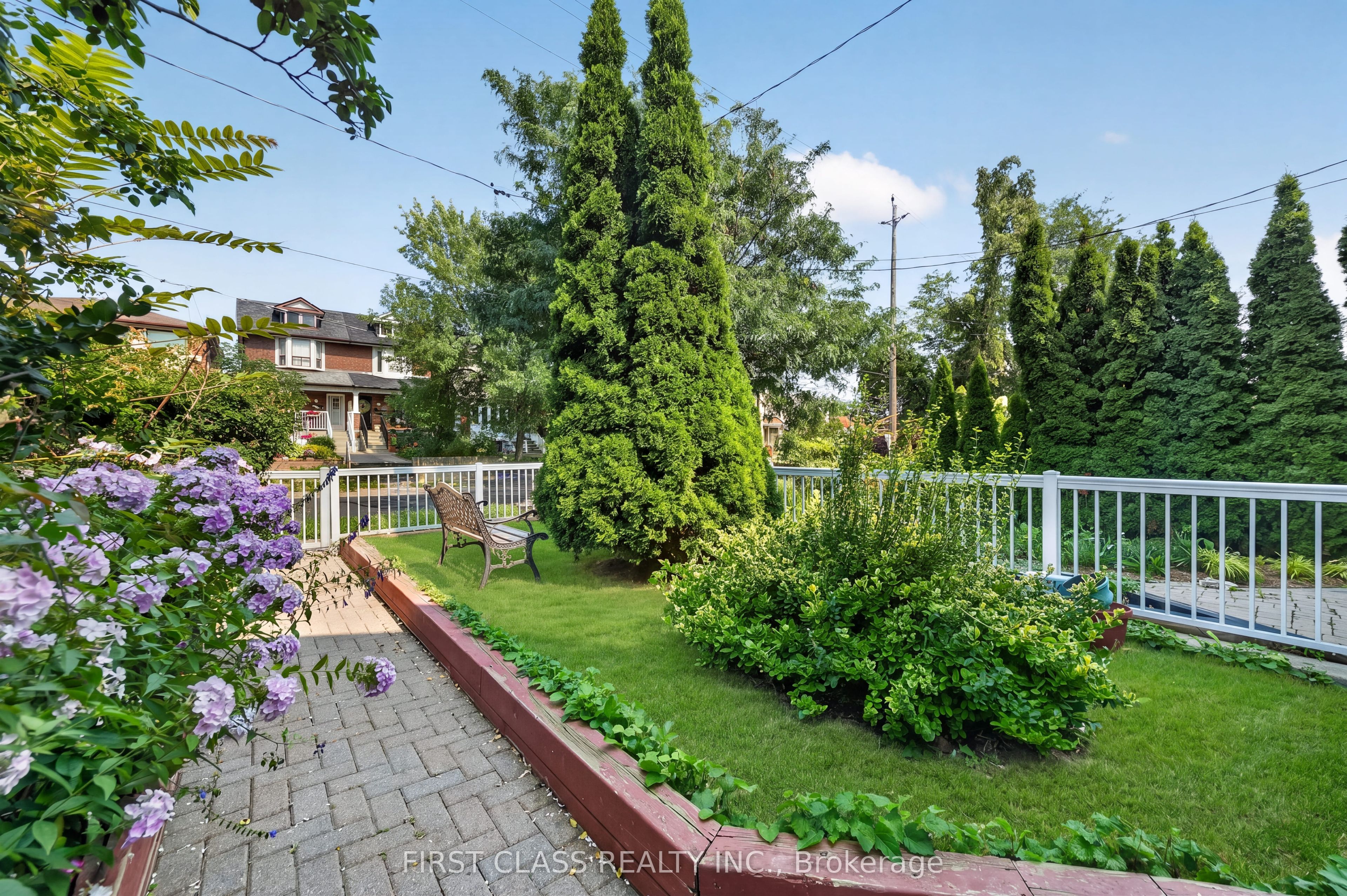 150 Caledonia Road, Toronto, ON M6E 4S7 photo 2