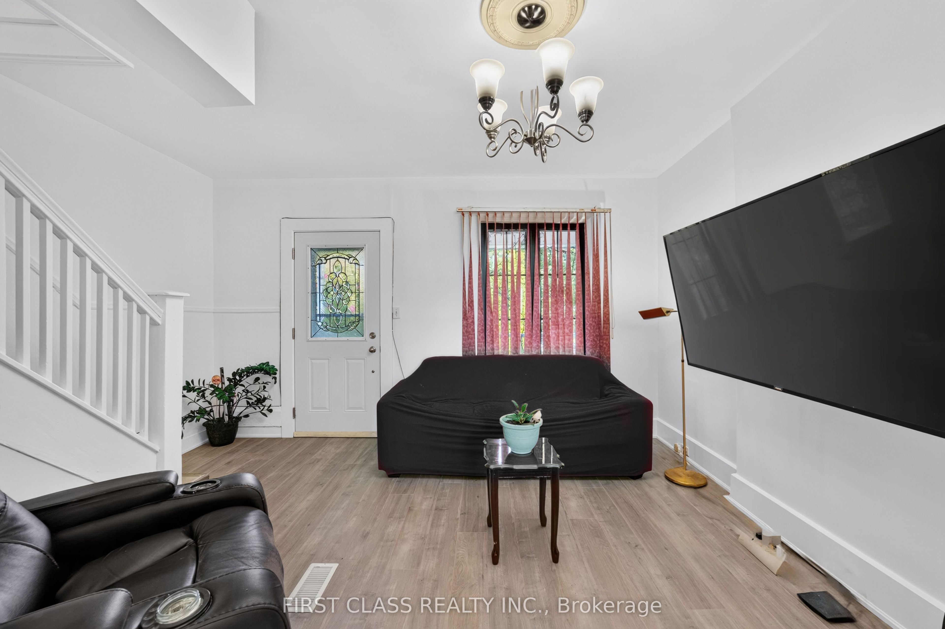 150 Caledonia Road, Toronto, ON M6E 4S7 photo 3