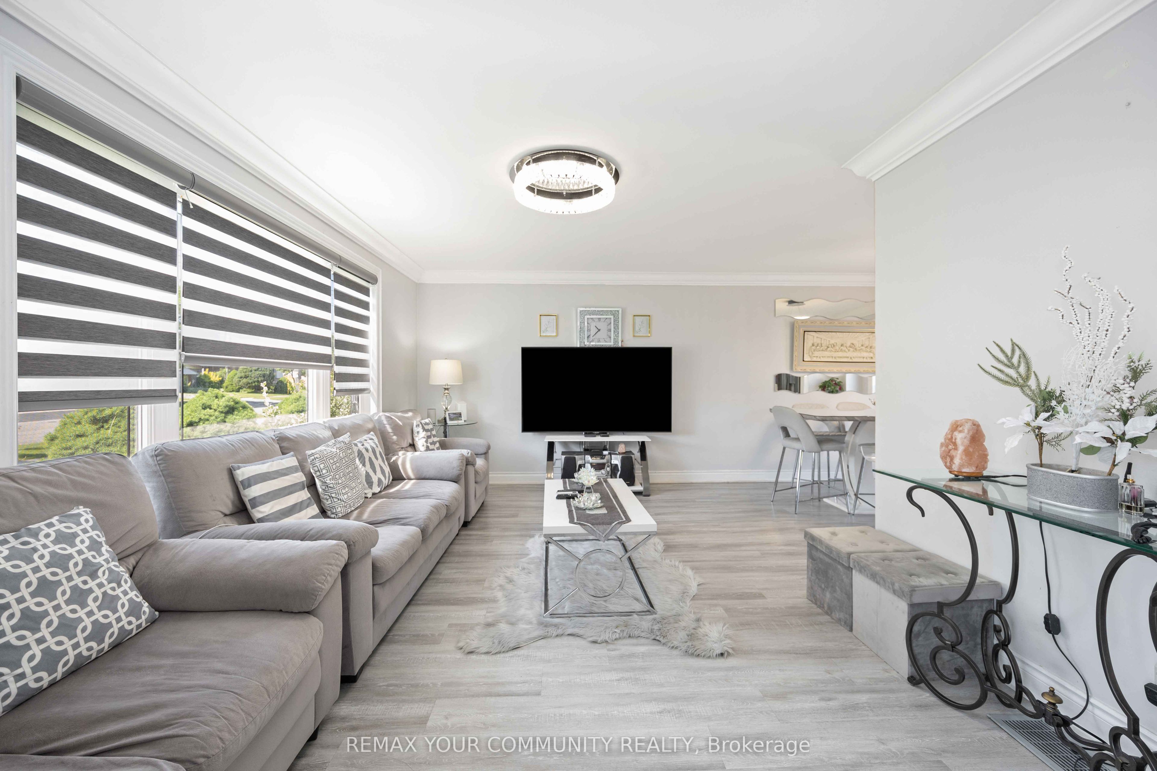 62 Secroft Crescent, Toronto, ON M3N 1R6 photo 4