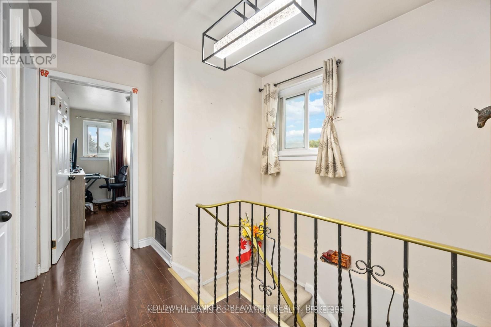 3073 Ireson Court UPPER, Mississauga, ON L4T 1N7 photo 4