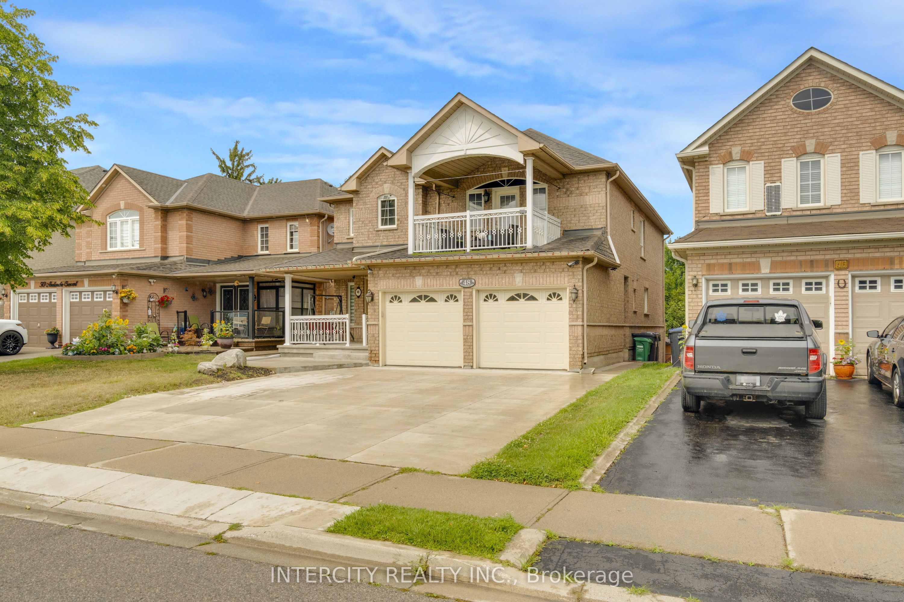 48 Avalanche Crescent, Brampton, ON L6P 1M5 photo 3