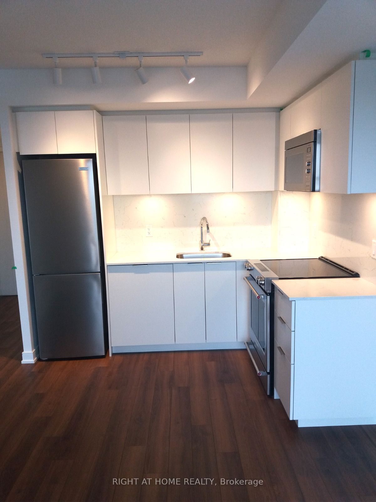 30 Samuel Wood Way 1803, Toronto, ON M9B 0C9 photo 4
