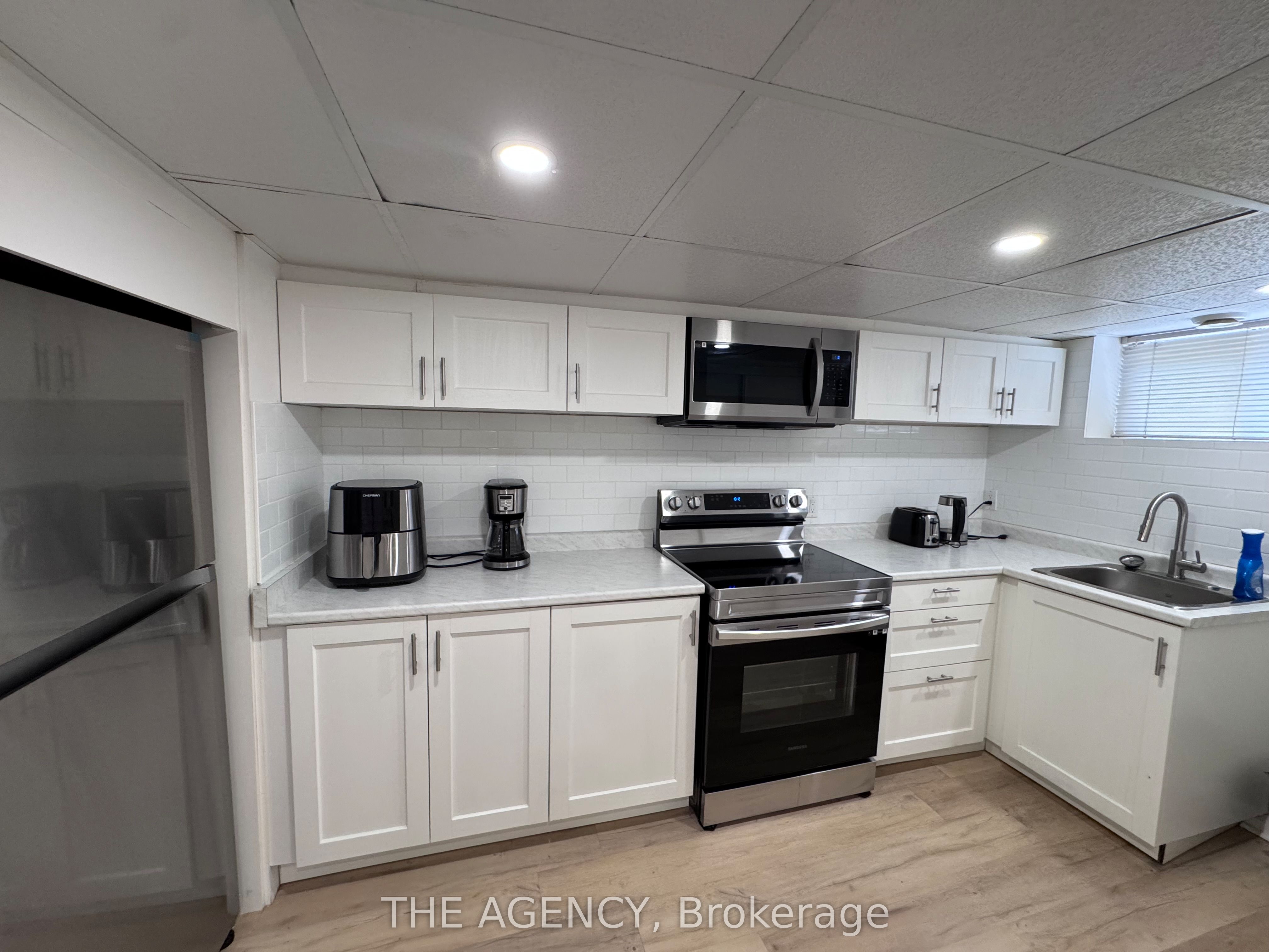 26 Beaverbrook Avenue Basement, Toronto, ON M9B 2M9 photo 4