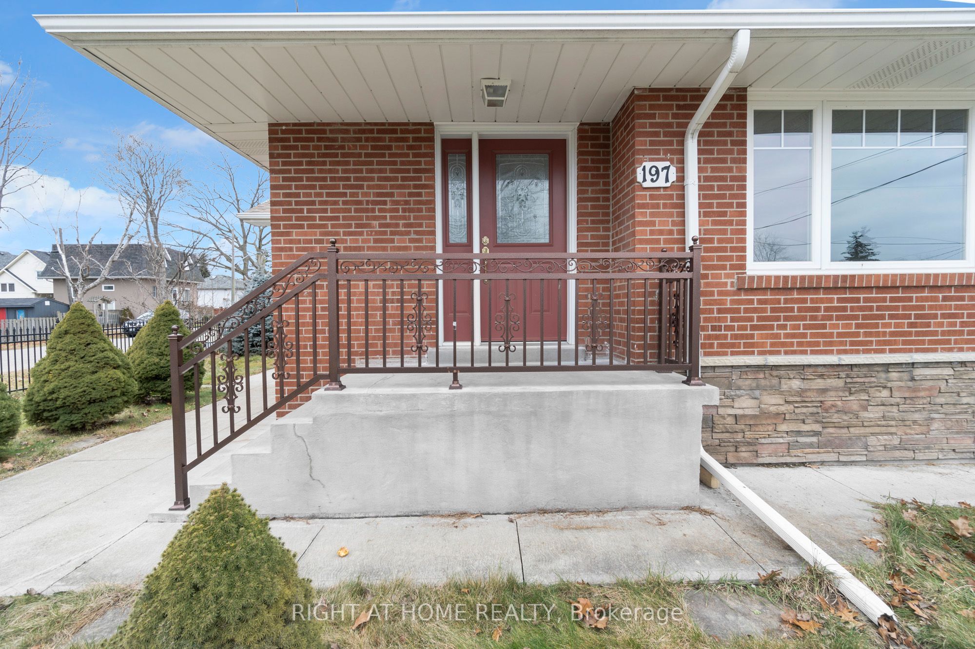197 Troy Street, Mississauga, ON L5G 1S9 photo 3
