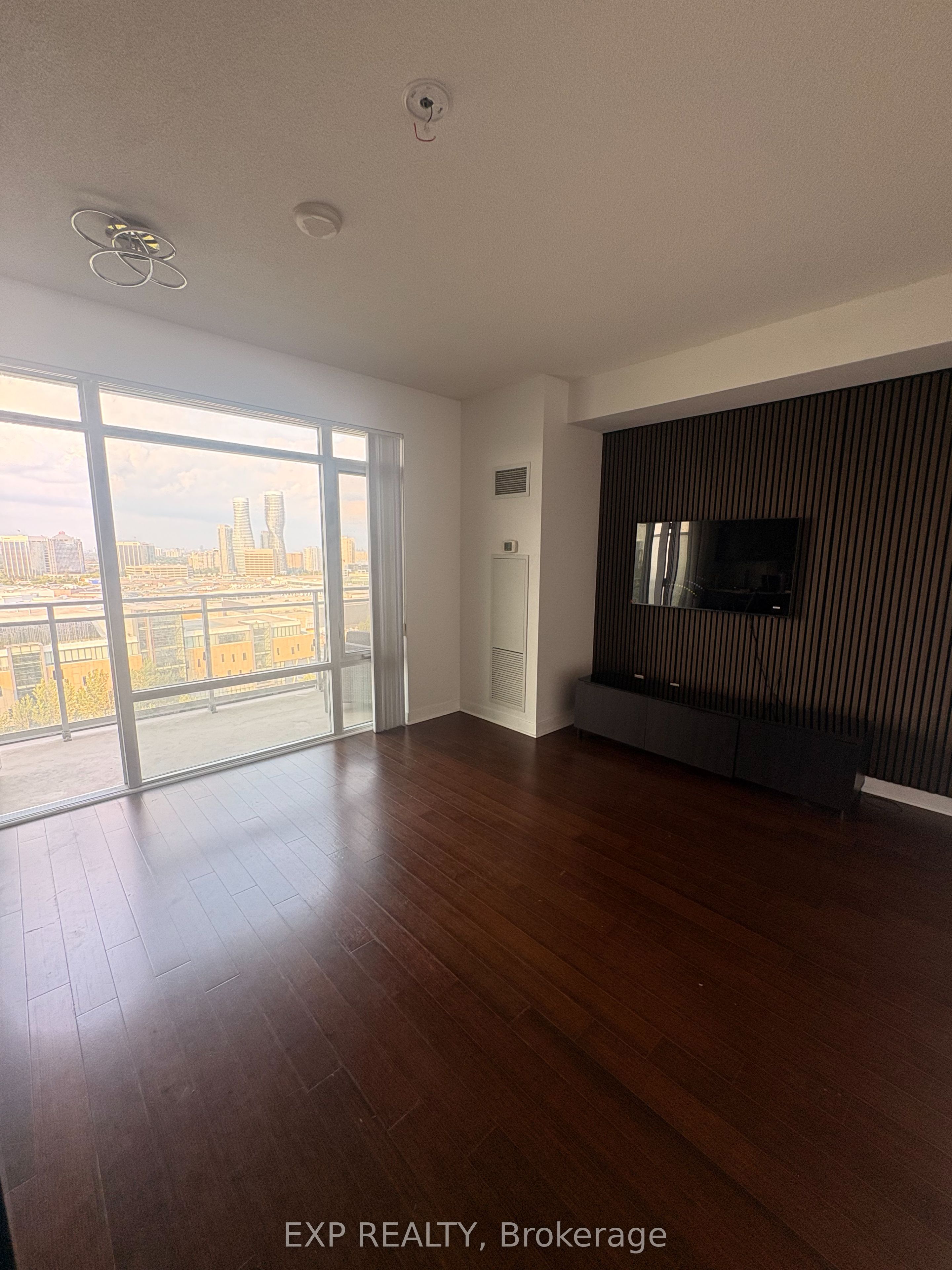 360 Square One Drive 1401, Mississauga, ON L5B 0G7 photo 3