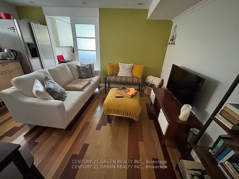 28 Jellicoe Avenue Lower, Toronto, ON M8W 1W1 photo 2