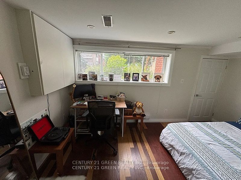 28 Jellicoe Avenue Lower, Toronto, ON M8W 1W1 photo 5
