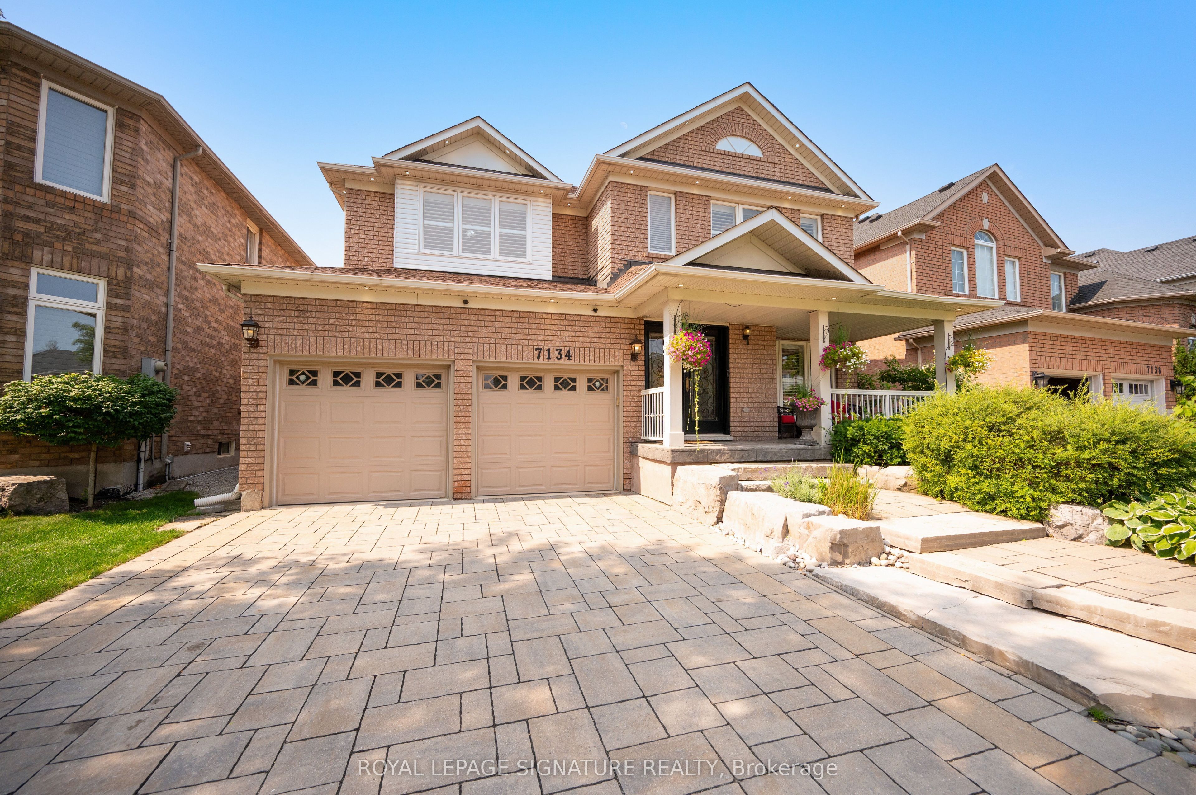 7134 Hallsands Drive, Mississauga, ON L5N 7T2