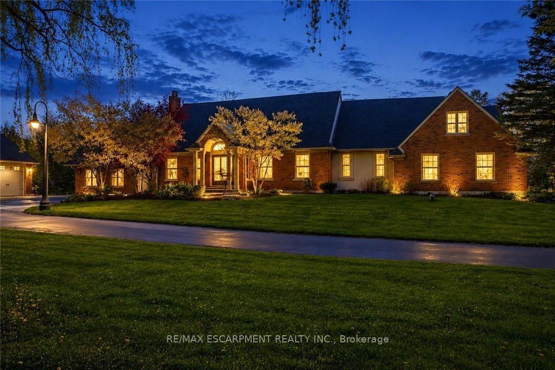 1670 MEDAD SPRINGS Court, Burlington, ON L8P 0B7