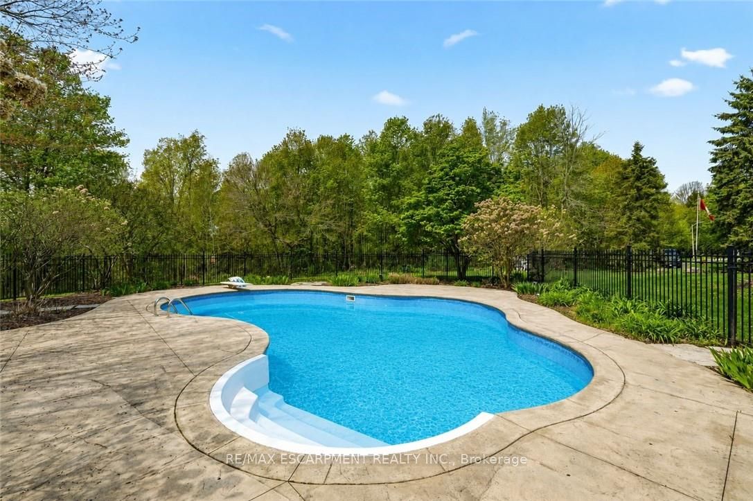1670 MEDAD SPRINGS Court, Burlington, ON L8P 0B7 photo 4