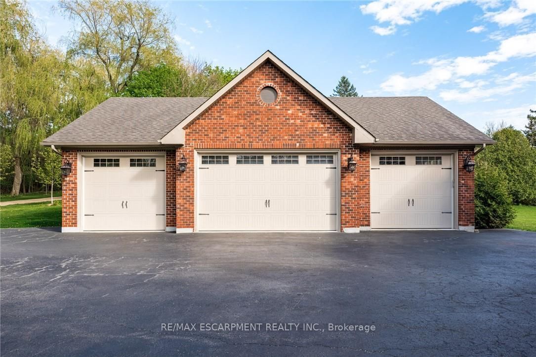 1670 MEDAD SPRINGS Court, Burlington, ON L8P 0B7 photo 5