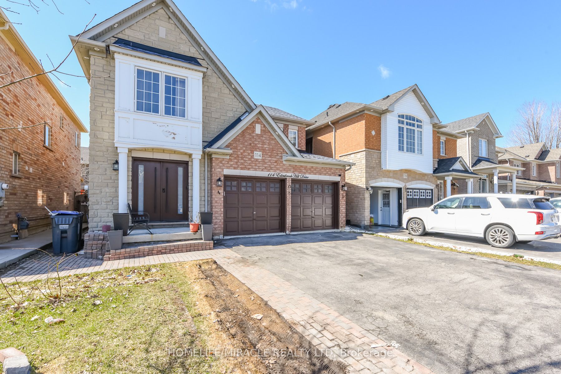 114 Edenbrook Hill Drive, Brampton, ON L7A 2P2 photo 2